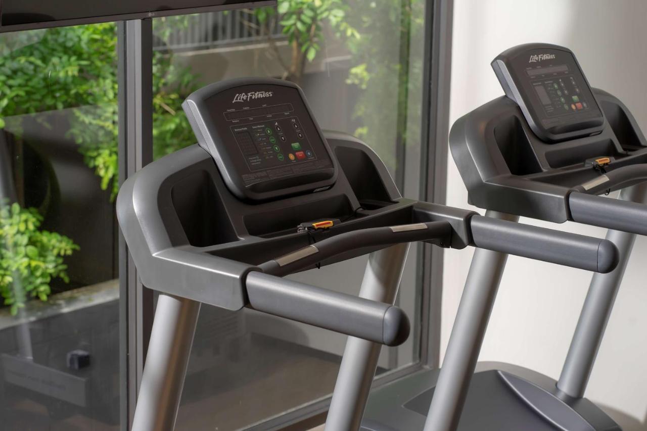 Bayphere Hotel Pattaya Jc 纳仲天 外观 照片 Life Fitness 95C treadmill