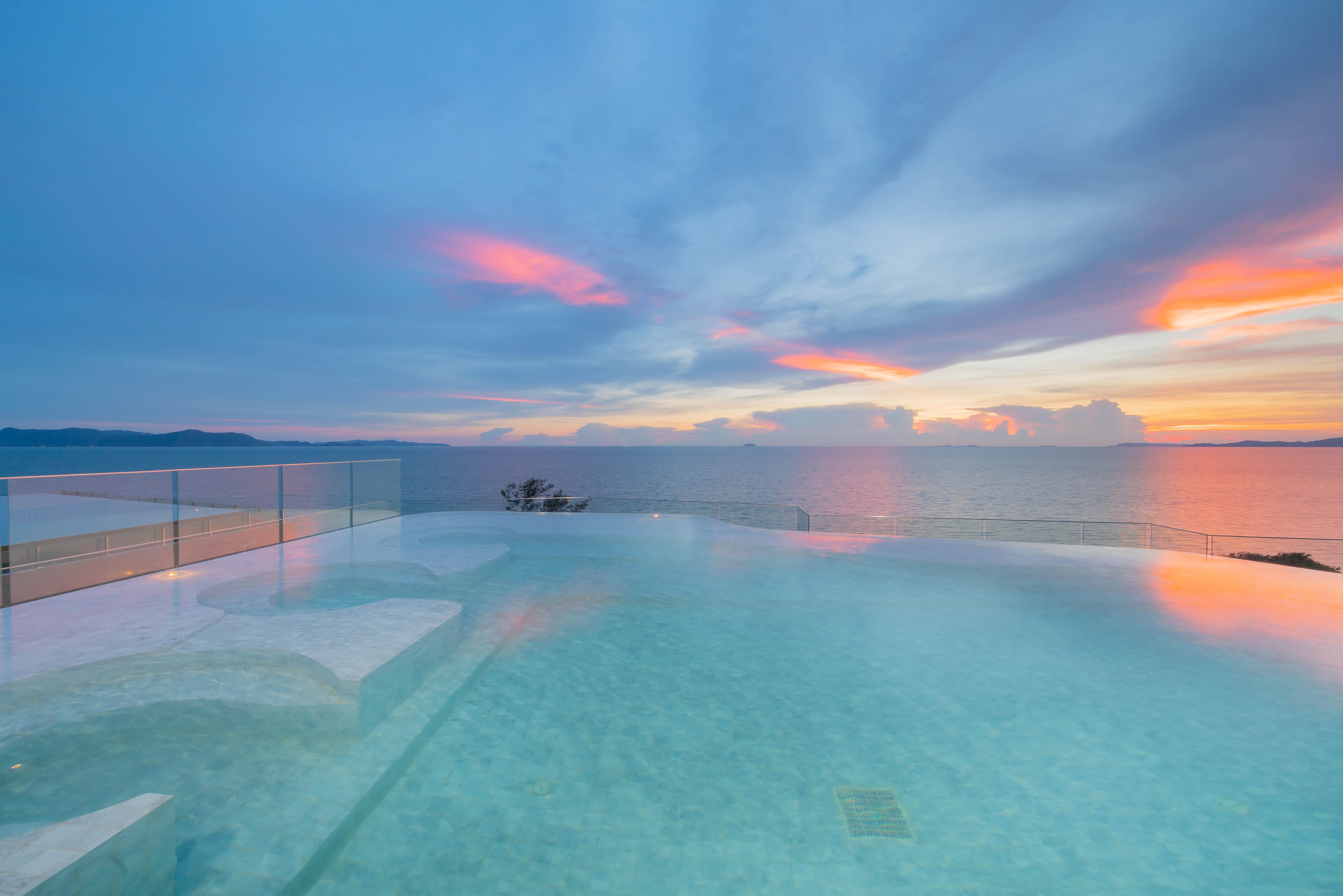 Bayphere Hotel Pattaya Jc 纳仲天 外观 照片 Sunset at the rooftop pool